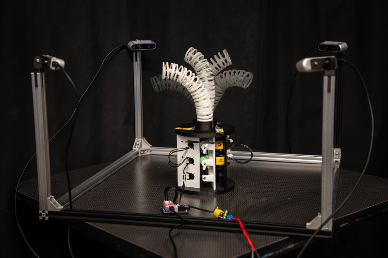 TDCR hardware and RGB-D capture · Figure 1